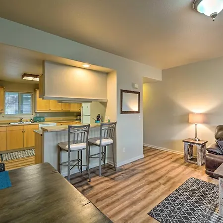 Central Apt Private Fireplace And Patio Access Anacortes Exterior photo