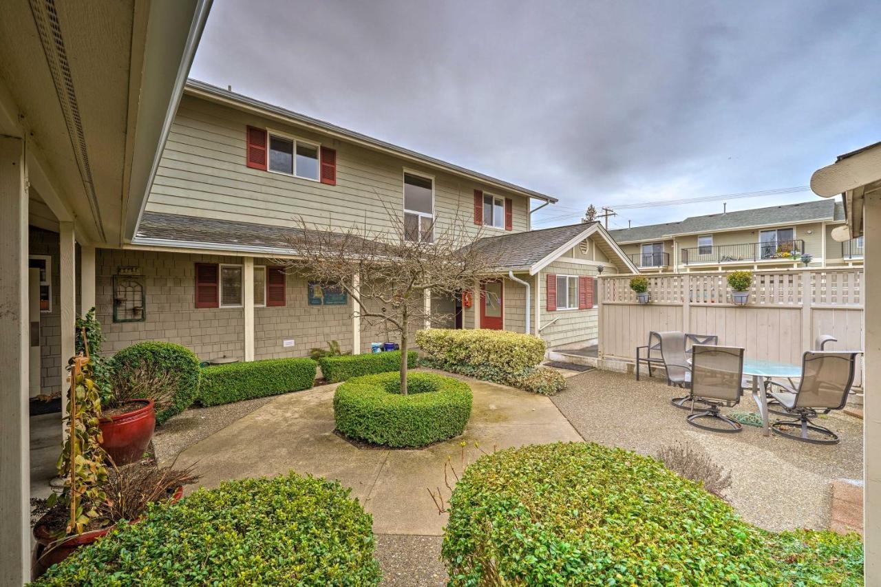 Private Fireplace And Patio Access Apartment Anacortes