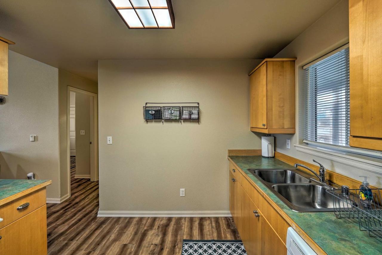 Apartment Private Fireplace And Patio Access *