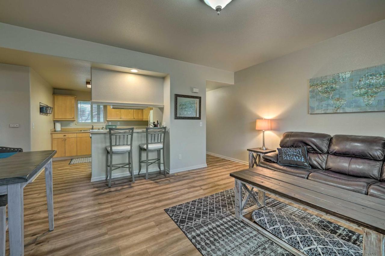 Private Fireplace And Patio Access *