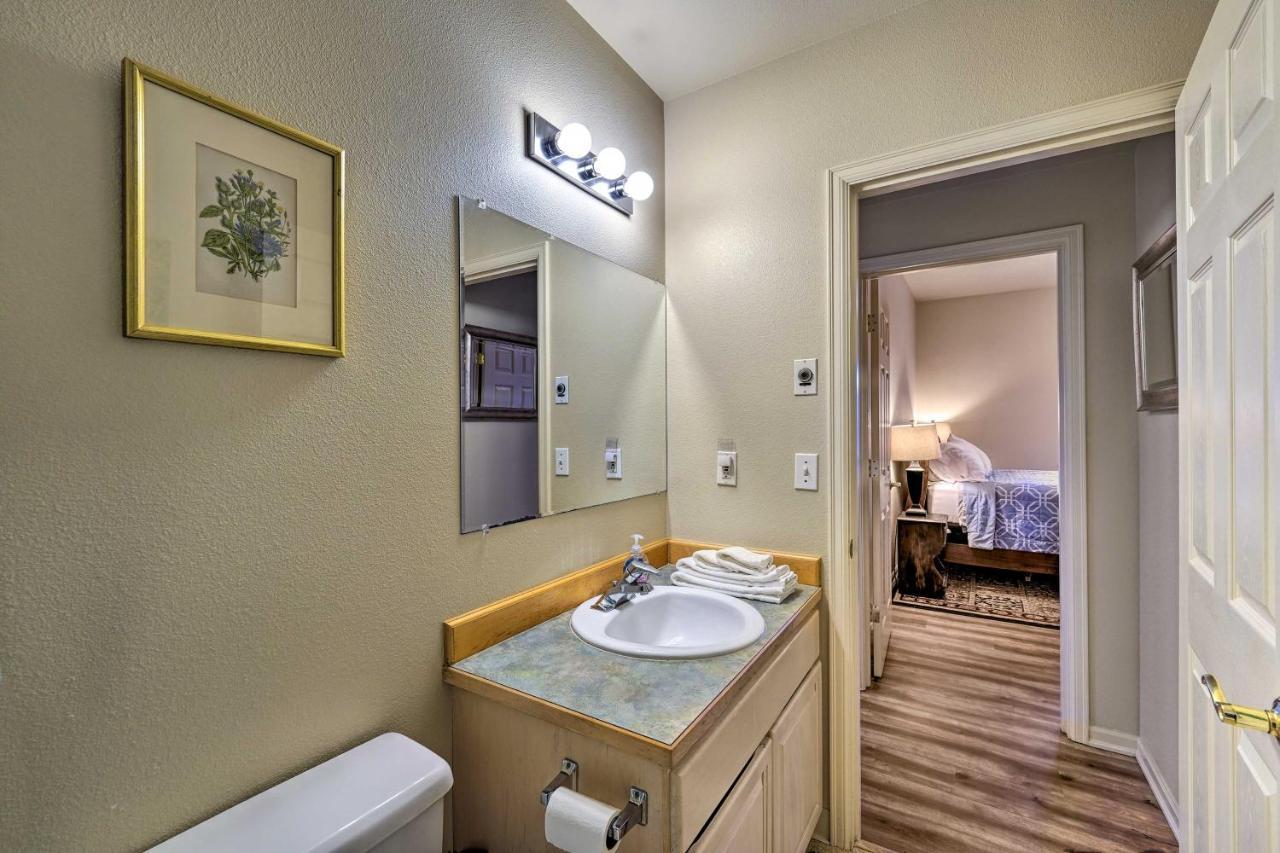 Private Fireplace And Patio Access * Anacortes